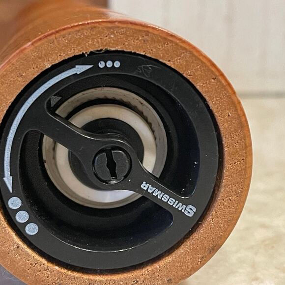 Swissmar natural wood pepper grinder 9” - Picture 7 of 7